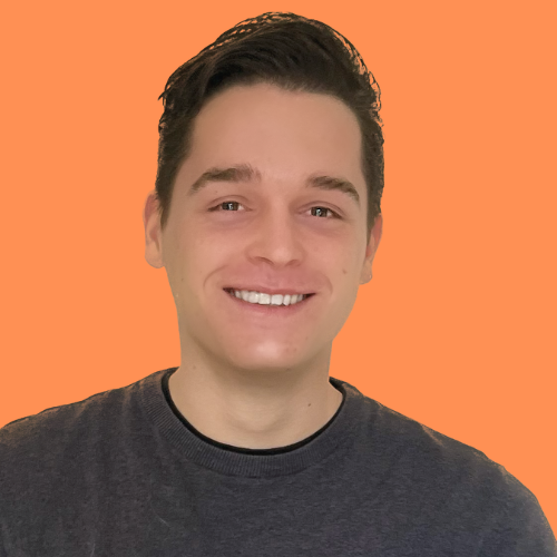 Nemo Jansen, oprichter en AI specialist van PromptOtter, die bedrijven helpt met praktische AI implementatie en automatisering